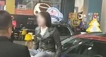 吃瓜奔驰女,一场网络热议背后的真相与反思