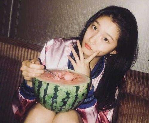 专门吃瓜的女生,揭秘专吃瓜女生的独特魅力