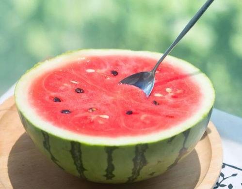 吃药后吃瓜,健康饮食新体验