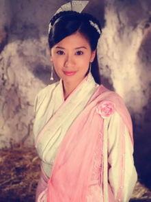 古装女生视频吃瓜,古风美食演绎古今交融