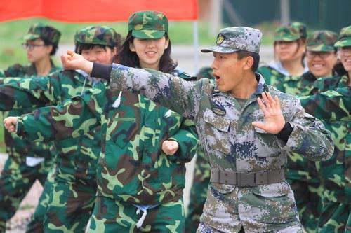 大学教官吃瓜事件,校园风波背后的真相与反思