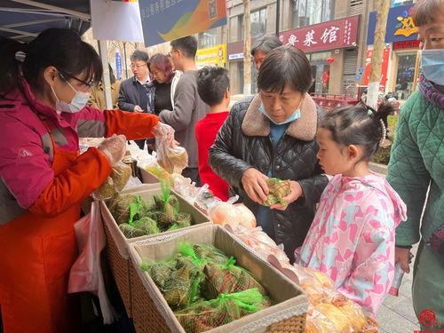 吃瓜群众甜蜜,揭秘吃瓜群众的甜蜜生活