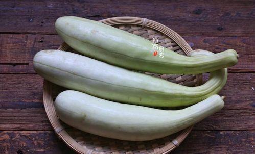 睡觉后吃块瓜,揭秘夜间小食的神奇功效