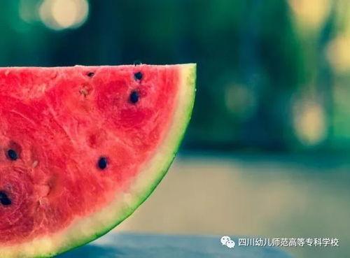 梦见在水中摘瓜吃,水中摘瓜的奇幻之旅